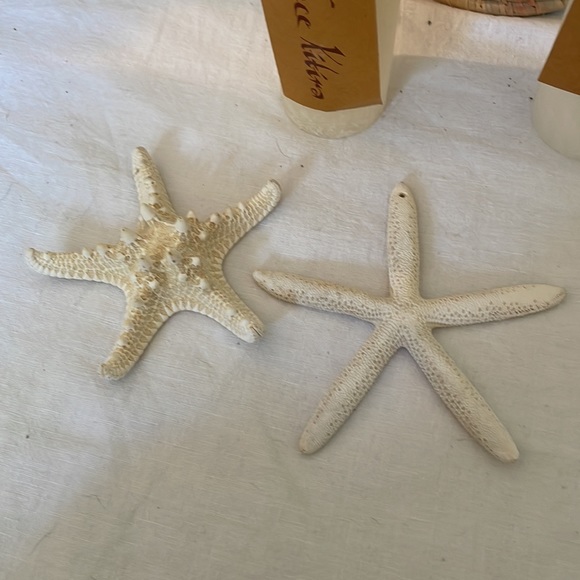 Vance Kitira gift. 2 8" pillar candles, rattan container, 2 starfish - Picture 4 of 5